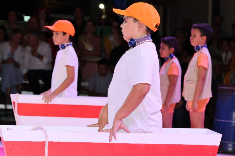 Y los mares sucumben ante la acción depredadora y el egoísmo de la humanidad en los Escacs Vivents de Xàbia  Y los mares sucumben ante la acción depredadora y el egoísmo de la humanidad en los Escacs Vivents de Xàbia